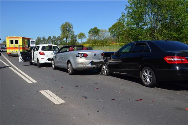 Mehrere Verletzte bei Verkehrsunfall in Engerhafe