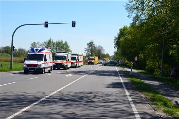 Mehrere Verletzte bei Verkehrsunfall in Engerhafe