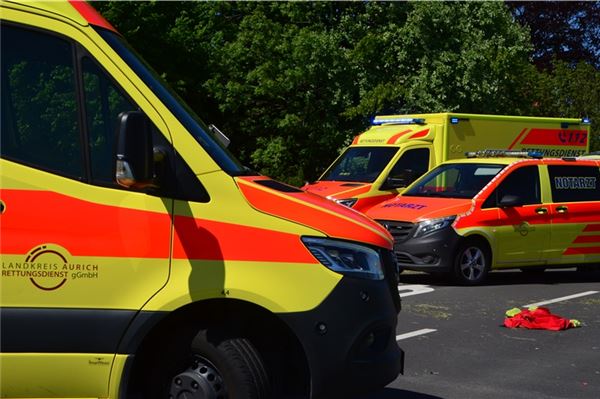 Rettungshubschrauber bei Verkehrsunfall in Grimersum im Einsatz
