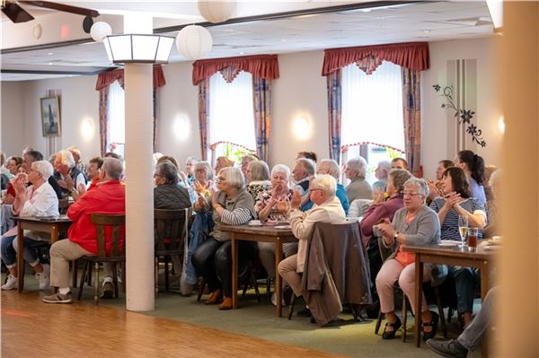 Benefizkonzert in Westerholt: Schlagerabend wird zur emotionalen Achterbahnfahrt