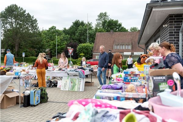 Großheide im Trödelfieber – 1. Dörp-Flohmarkt ist ein Erfolg