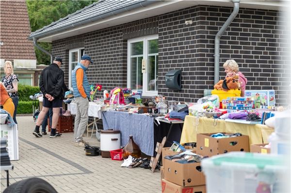 Großheide im Trödelfieber – 1. Dörp-Flohmarkt ist ein Erfolg