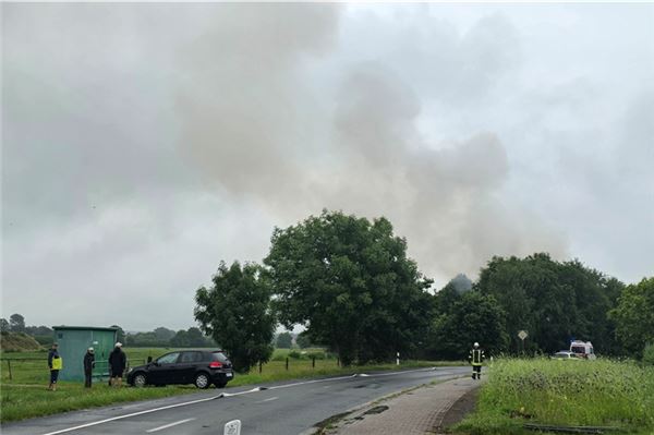 Stall in Großheide brennt komplett aus