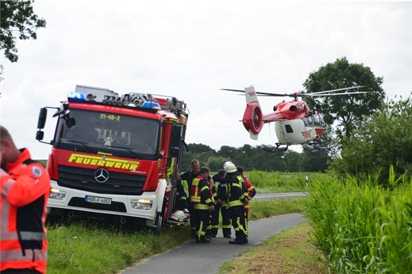 Schwerer Unfall in Norden: Eine Person lebensgefährlich verletzt – Fünf Verletzte insgesamt