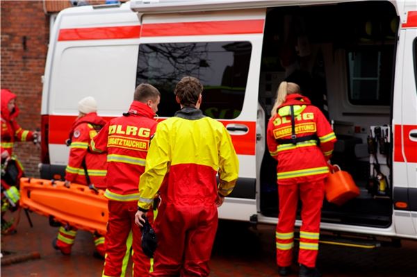 Mann tot aus dem Norder Tief geborgen – Polizei ermittelt