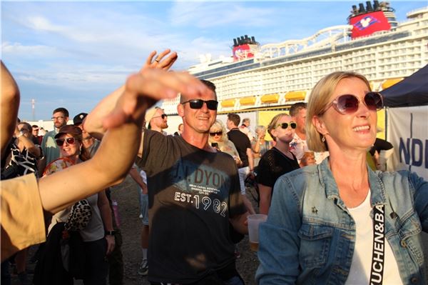 Open Air an der Werft: Westernhagen rockt Papenburg