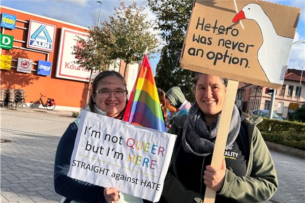 Rund 250 sind in Norden zum ersten Herbst Pride gestartet