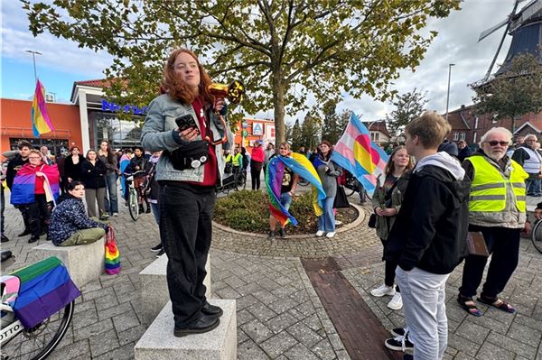 Rund 250 sind in Norden zum ersten Herbst Pride gestartet