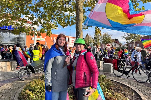 Rund 250 sind in Norden zum ersten Herbst Pride gestartet