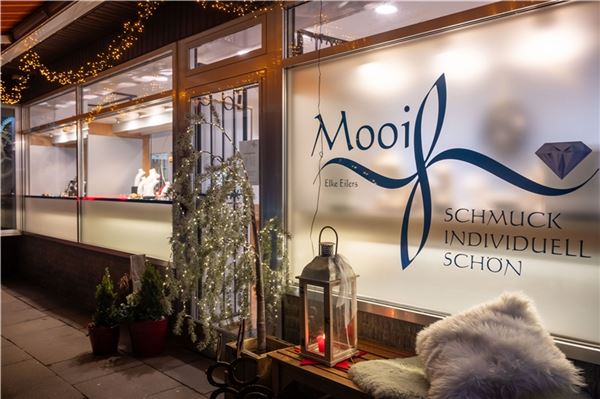 Weihnachtlich und liebevoll gestaltet sieht der Laden in der Osterstraße 23 aus.