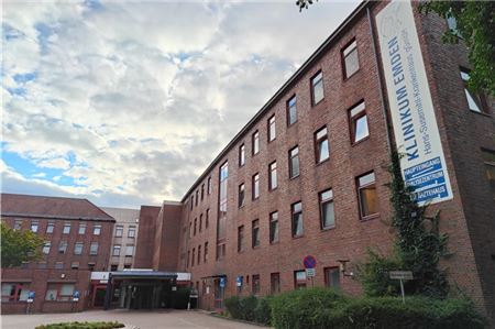 Wer in der Klinik in Emden eine ostfriesische Tageszeitung kaufen will, guckt in die Röhre. Foto: Till Oliver Becker