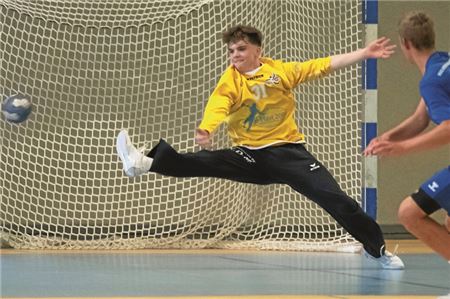 Wichtiger Rückhalt. Auf den SG-Torwart Jacob Kohler war Verlass. Mit einem Wechsel zwischen den Pfosten in der Schlussminute aber lag das Trainerteam goldrichtig. Foto: Ute Bruns