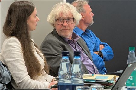 Wolf Krämer-Mandeau (Mitte) von der Projektgruppe Bildung & Region (Biregio) stellte die aktualisierte Prognose vor. Foto: Nicole Frischlich