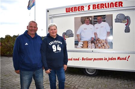 Wolfgang und Heike Weber stehen seit 25 Jahren fast jeden Sonntag auf dem ehemaligen Parkplatz desMarkant-Marktes.