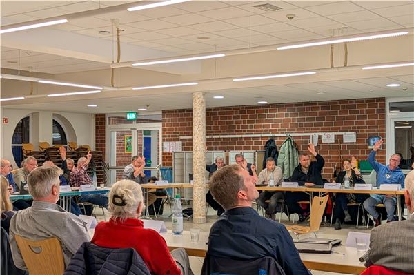 Zehn Gegenstimmen gab es am Ende – damit steht die Schullandschaft dennoch vor großen Veränderungen. Foto: Nicole Frischlich