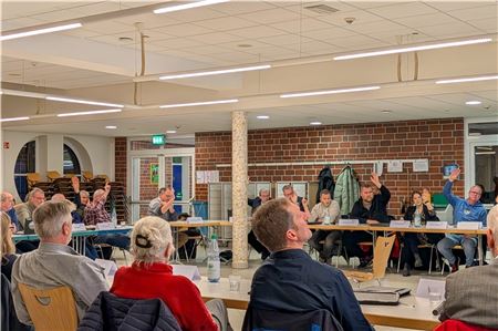Zehn Gegenstimmen gab es am Ende – damit steht die Schullandschaft dennoch vor großen Veränderungen. Foto: Nicole Frischlich