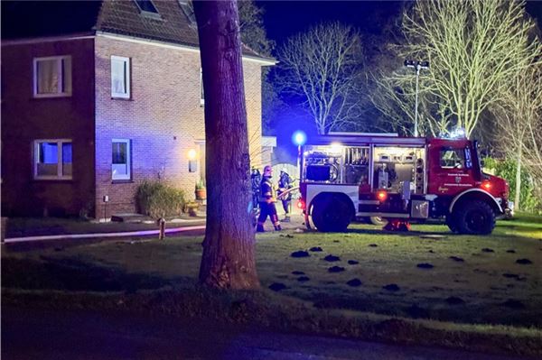 Zu einem vermeintlichen Zimmerbrand wurde die Feuerwehr gerufen.