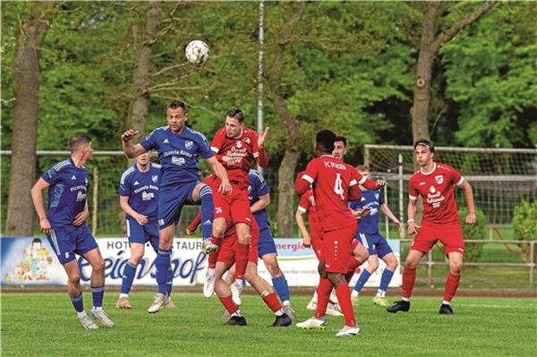 Zweimal geführt, aber nicht gewonnen. Der FC Norden kassierte einen schmerzhaften Tiefschlag im Abstiegskampf mit dem späten Ausgleich des TuS Holtriem. Foto: Ute Bruns